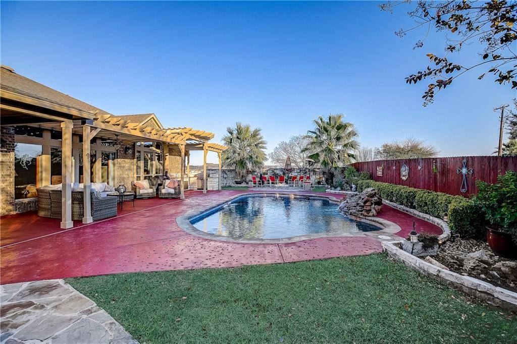 760 Wiltshire DR, Hutto, TX 78634
