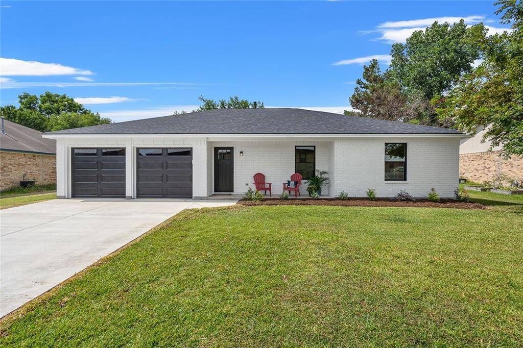 1002 Cottonbowl DR, Taylor, TX 76574