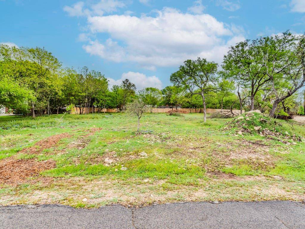 120 Stageline DR, Kyle, TX 78640