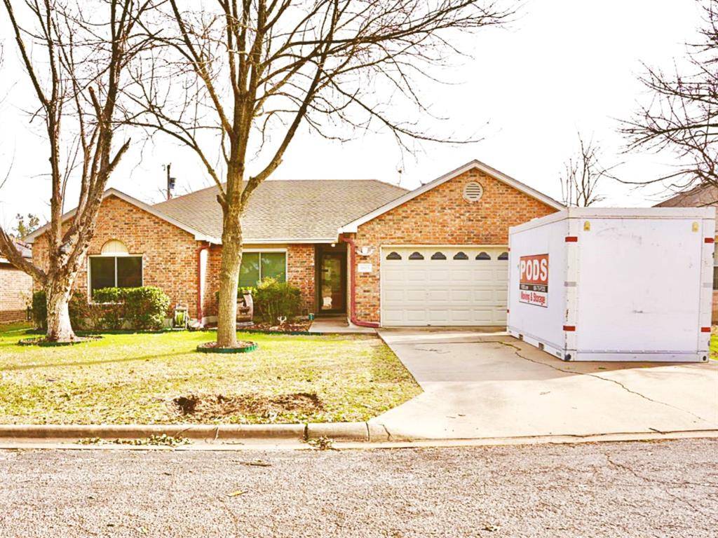 1803 Maplelawn ST, Taylor, TX 76574