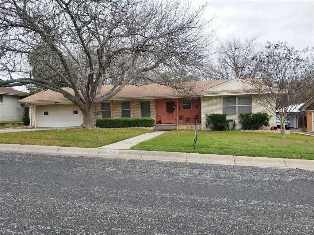 1305 W Avenue A, Lampasas, TX 76550