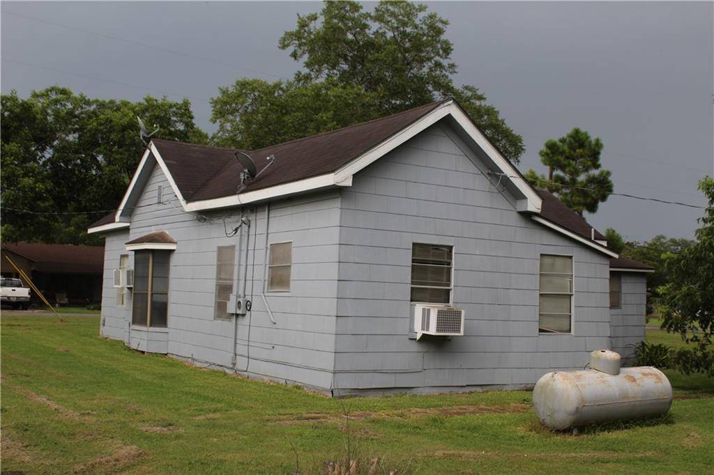 700 S Arnim ST, Moulton, TX 77975