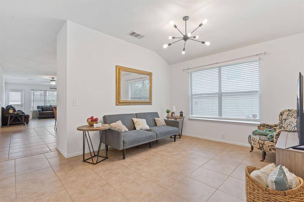 388 Hometown PKWY, Kyle, TX 78640