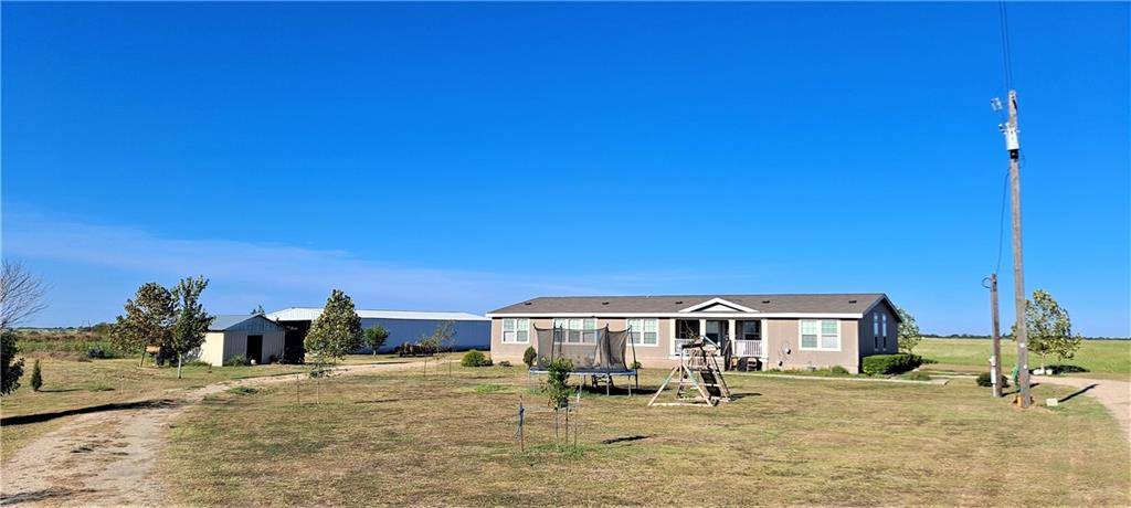 2810 Black Waxy RD, Taylor, TX 76574
