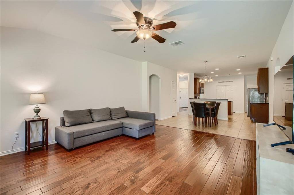 1057 Talley LOOP, Buda, TX 78610