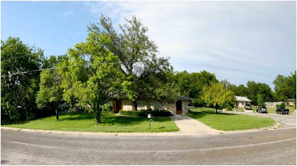11 Hillcrest DR, Lampasas, TX 76550
