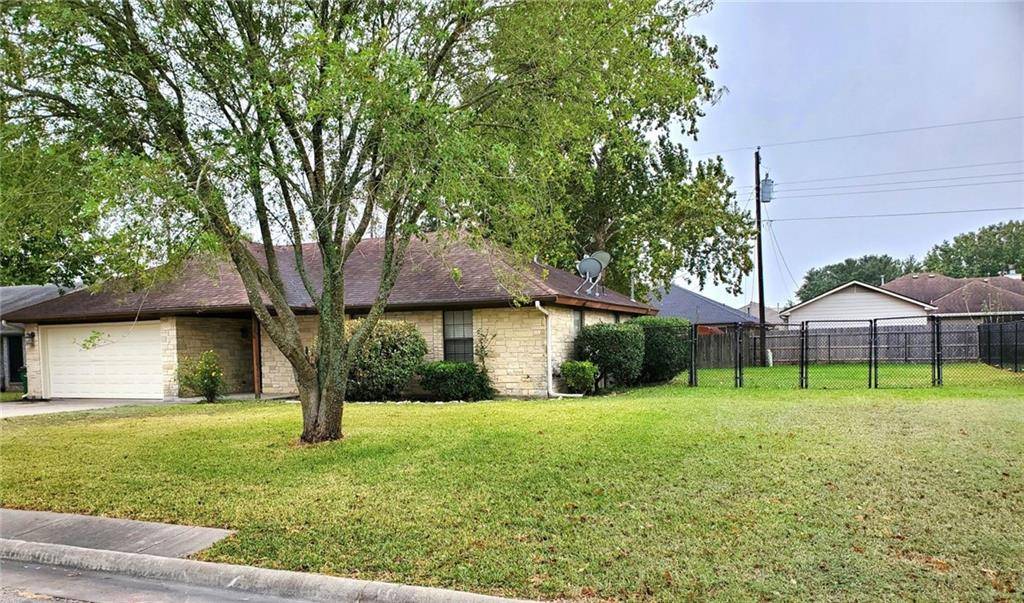 2601 Cherrylawn DR, Taylor, TX 76574