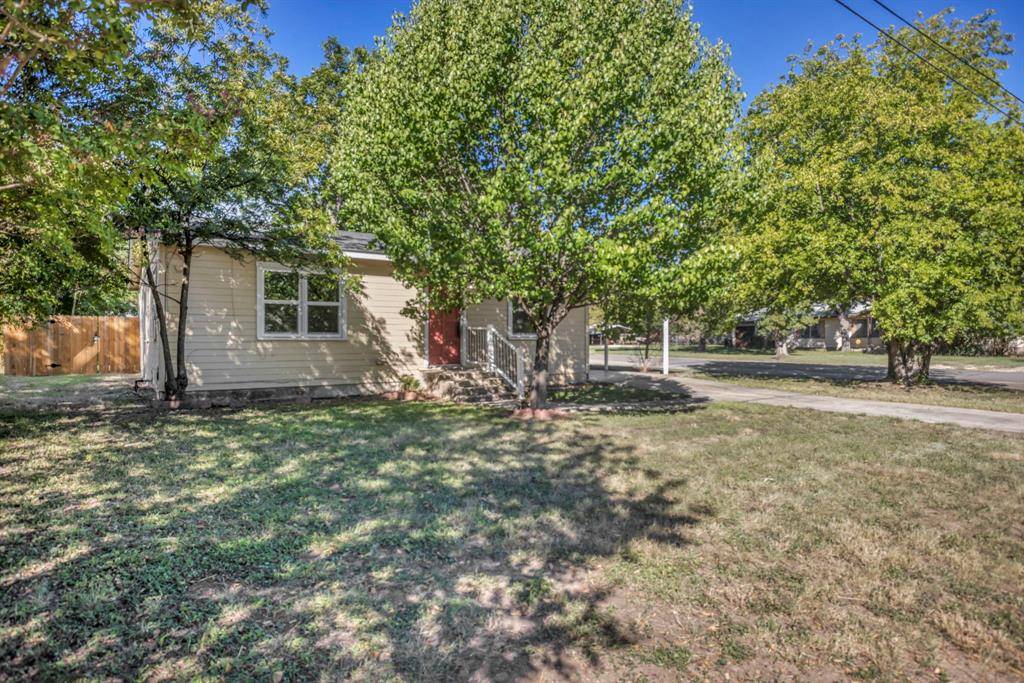 308 N Race ST, Lampasas, TX 76550