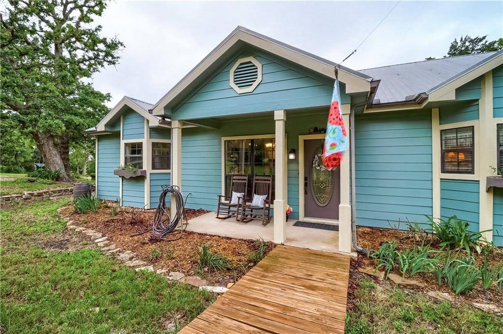 1213 Highland View, Lexington, TX 78947