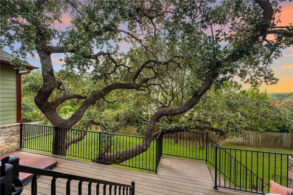 302 Errol DR, Spicewood, TX 78669
