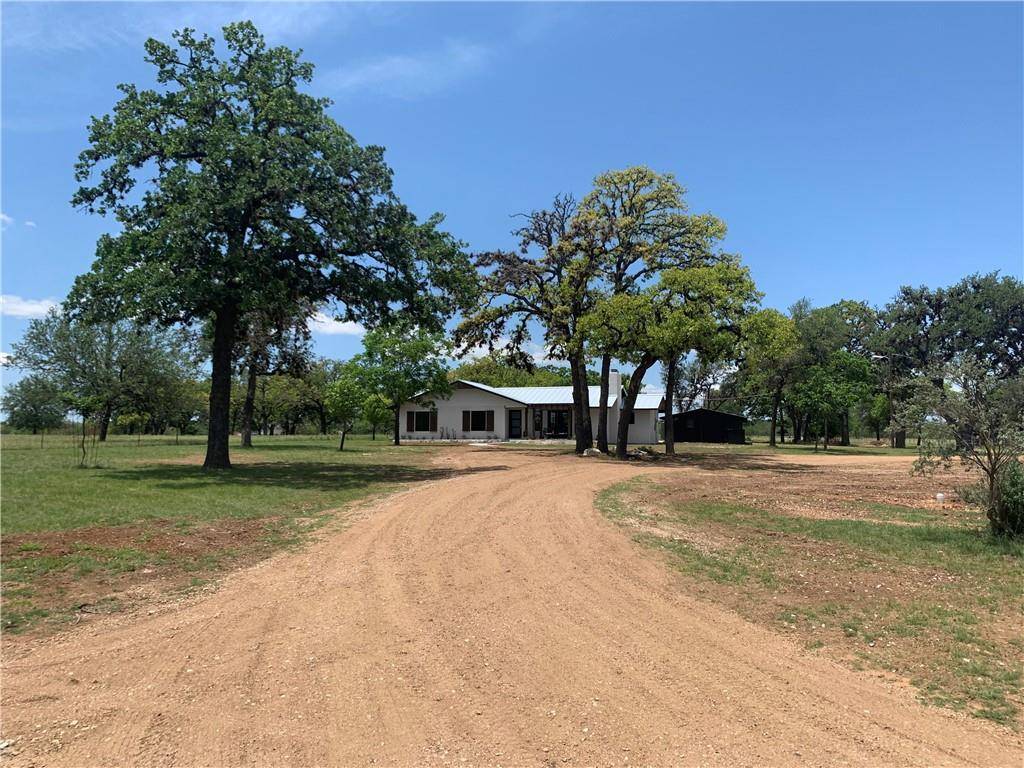1034 S Eagle ST, Fredericksburg, TX 78624