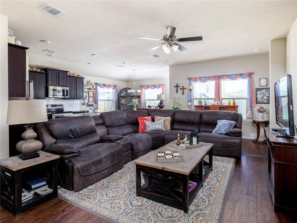 157 Beth Ann LOOP, Taylor, TX 76574
