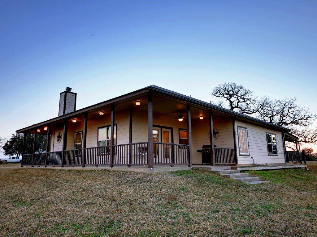 1945 COUNTY ROAD 204, Paige, TX 78659