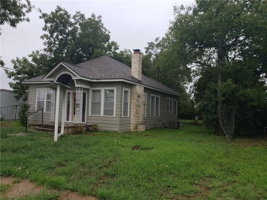 106 W 1st ST, Lampasas, TX 76550