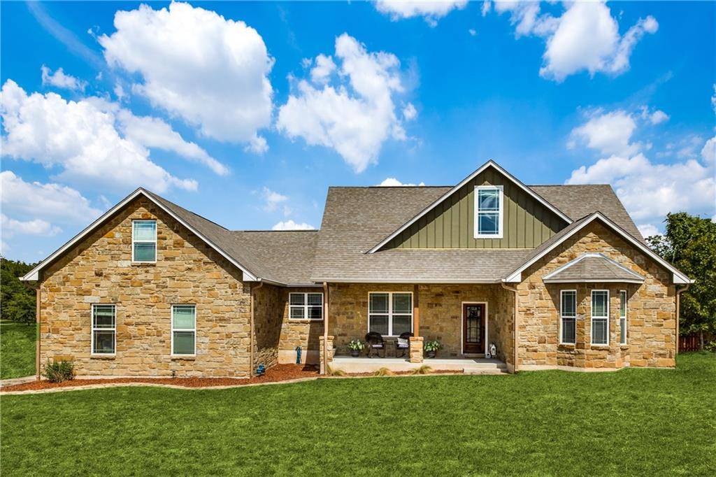 183 Oak Shadows DR, Bastrop, TX 78602