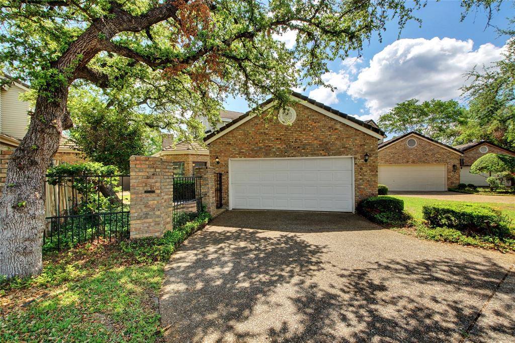 18 Champion LN, Lakeway, TX 78734