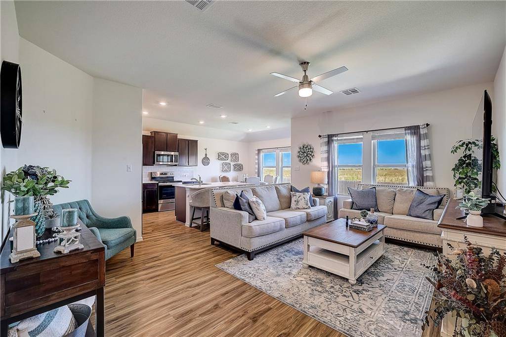 728 Carol DR, Hutto, TX 78634