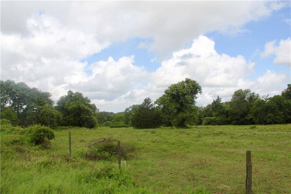 1210 W CR 415, Lexington, TX 78947