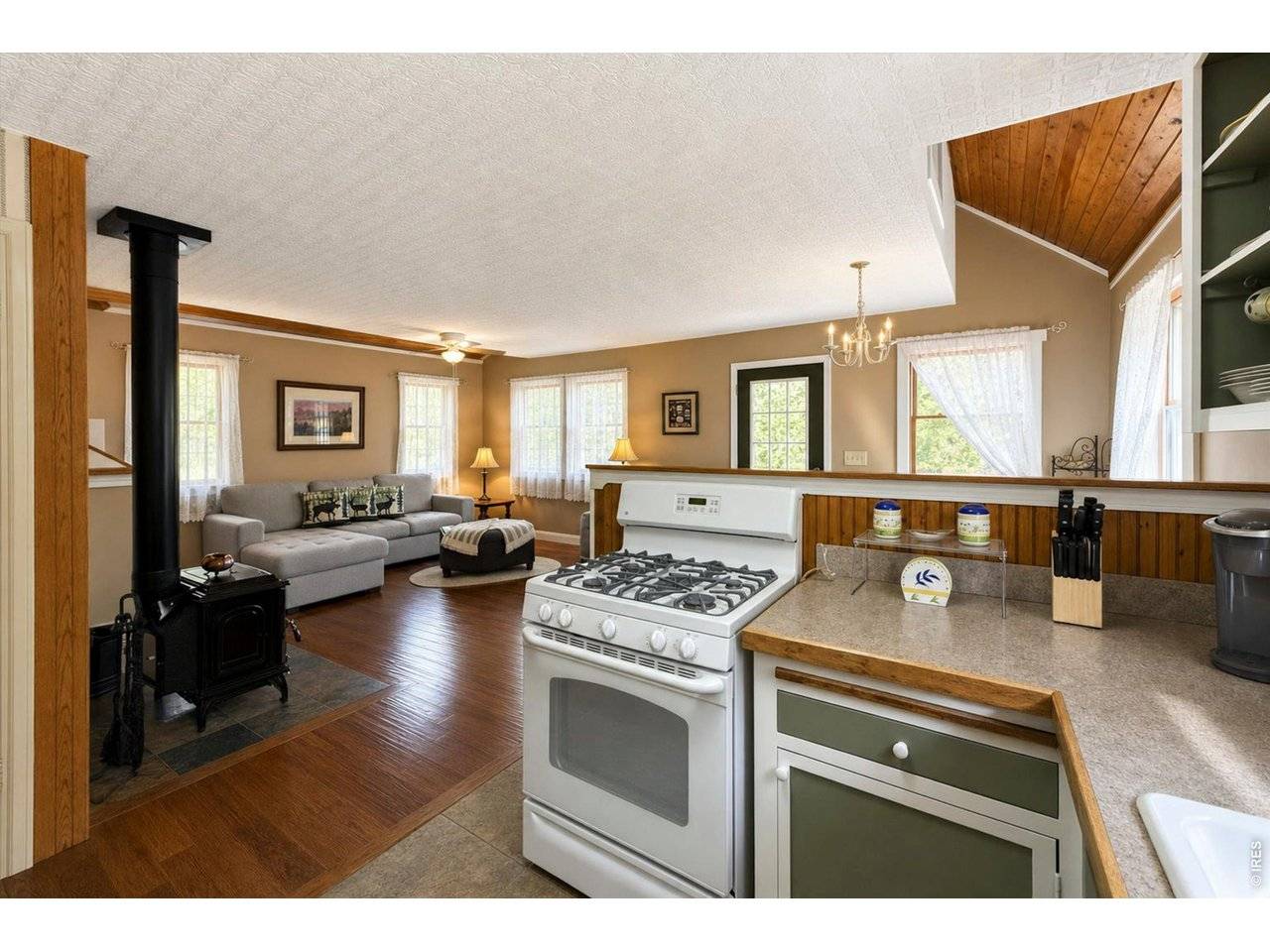 745 Hickory, Lyons, CO 80540