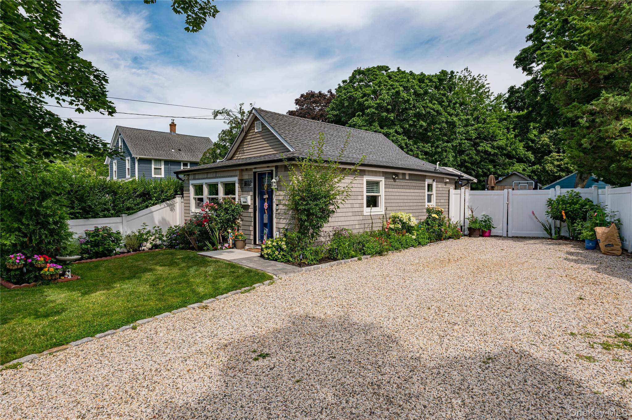 1022 Parkway ST, Riverhead, NY 11901