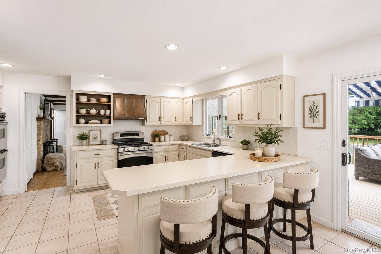 2340 Fairway DR, Cutchogue, NY 11935