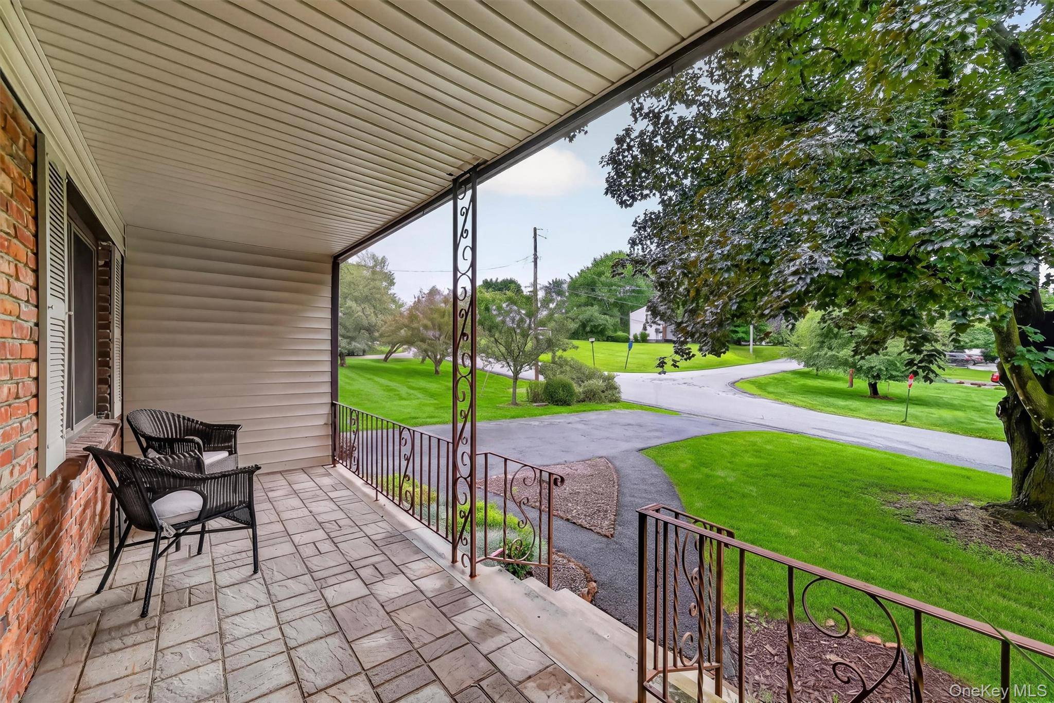 12 Emerson DR, Washingtonville, NY 10992