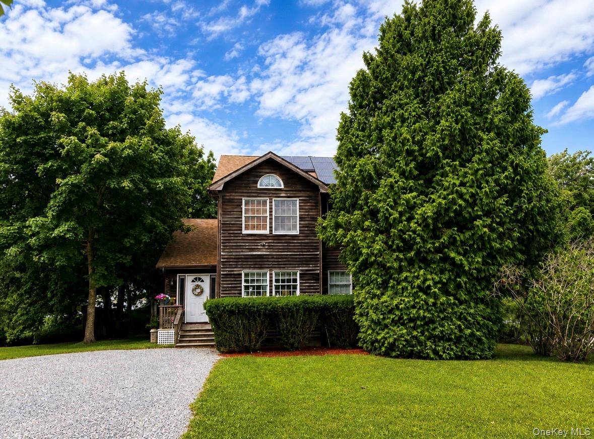 27 Depot RD, Westhampton Beach, NY 11978