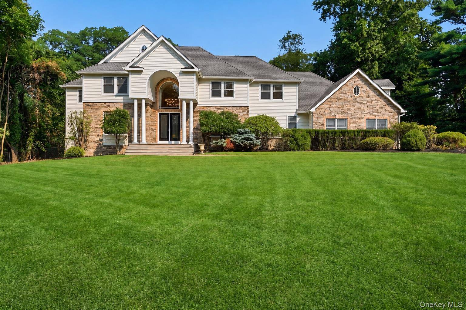 126 Old Field RD, East Setauket, NY 11733