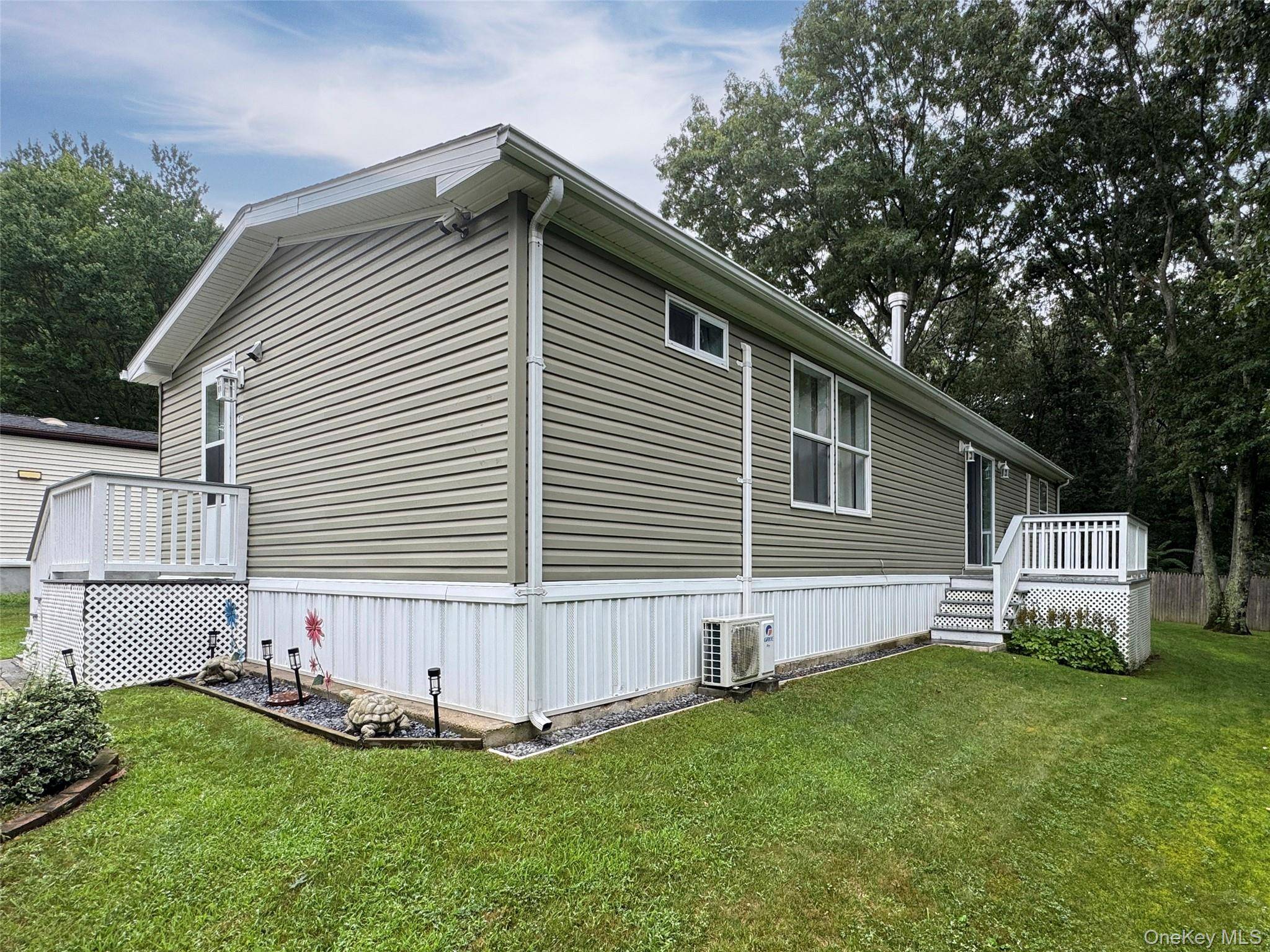 1800 Osborn AVE #1E, Riverhead, NY 11901
