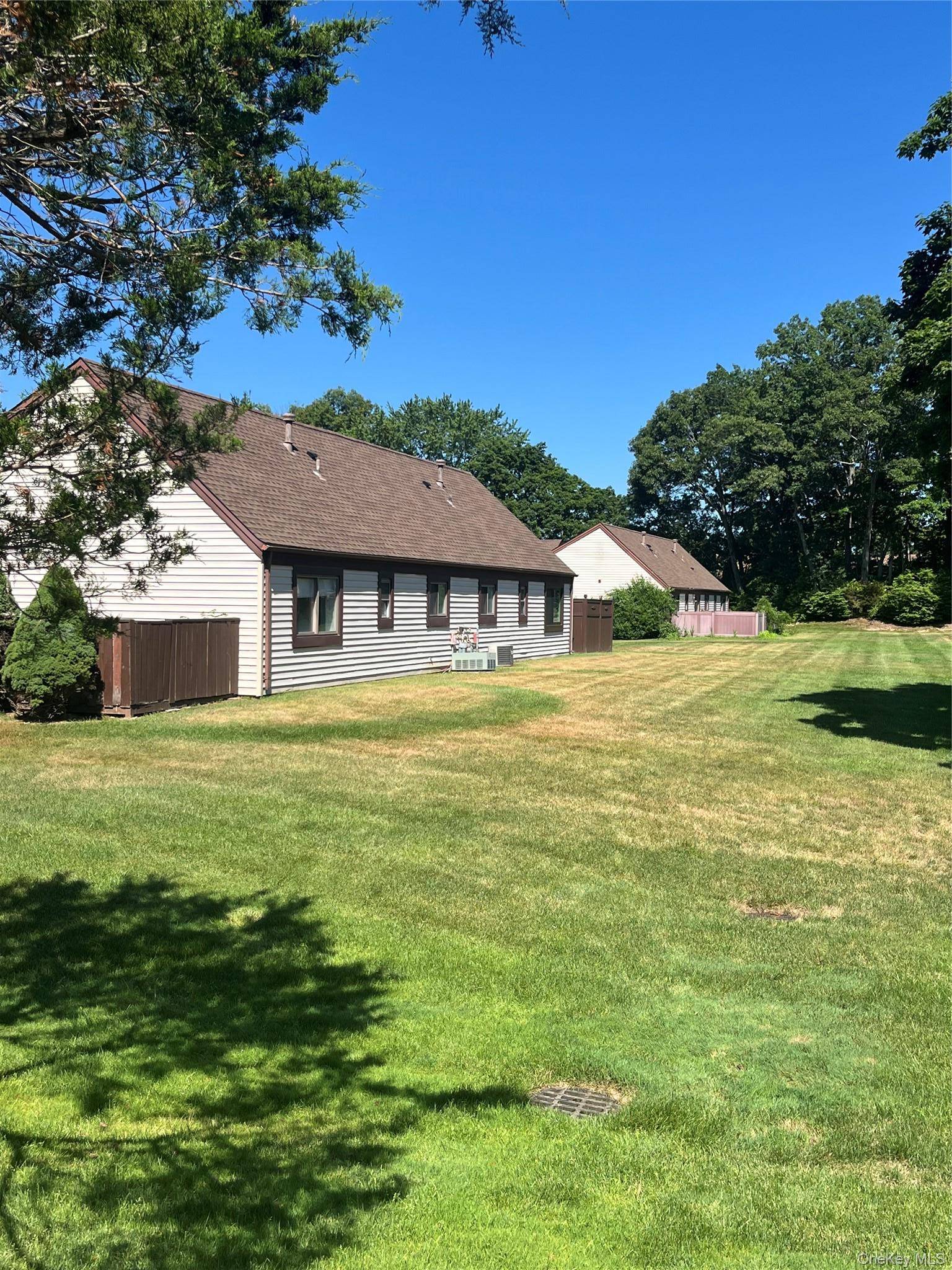 50 Gauguin CT #50, Middle Island, NY 11953
