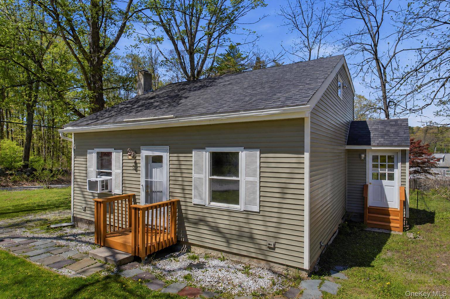 2 Eastwood RD, Brewster, NY 10509