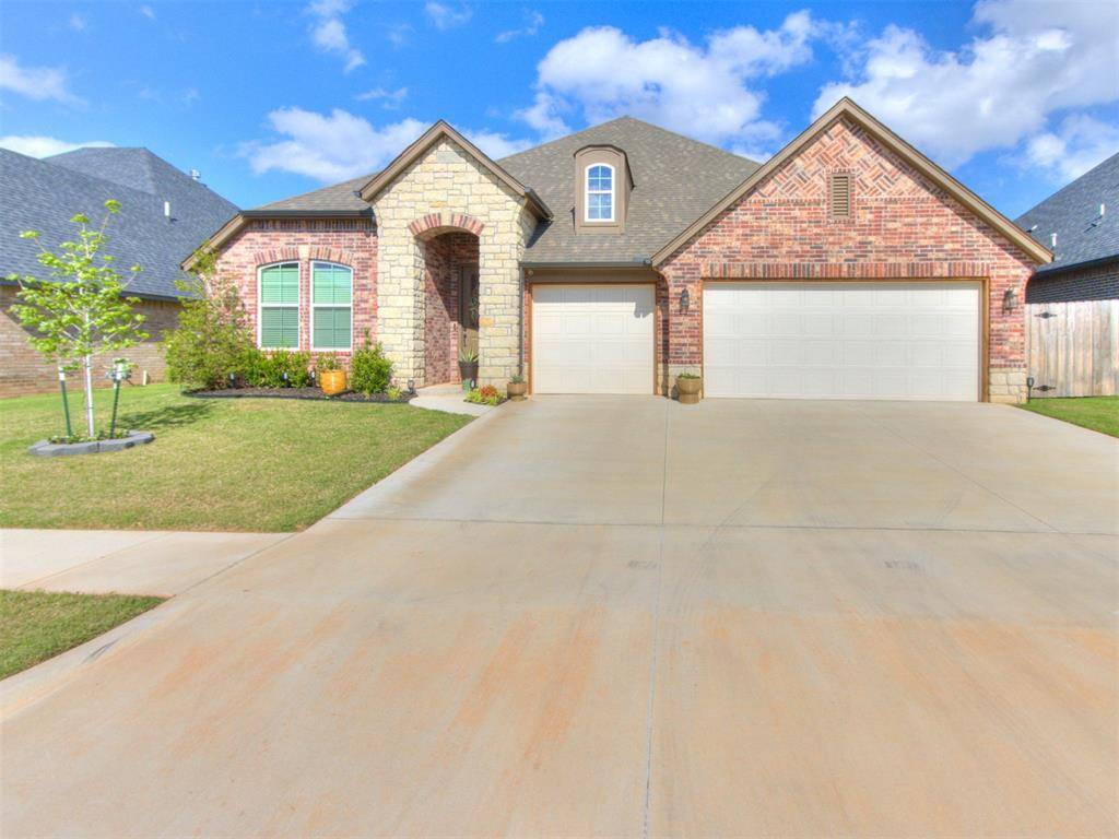 408 Tralee LN, Yukon, OK 73099