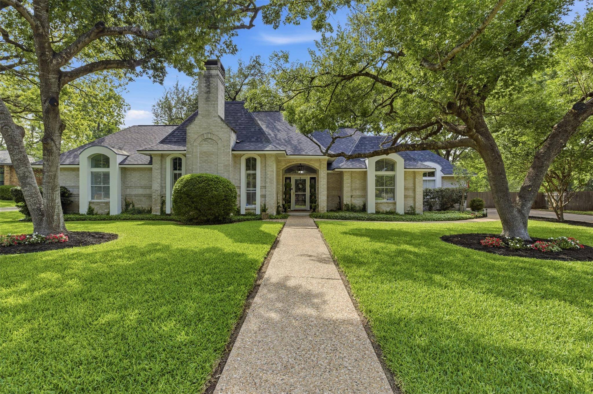 9 Hillway DR, Round Rock, TX 78664