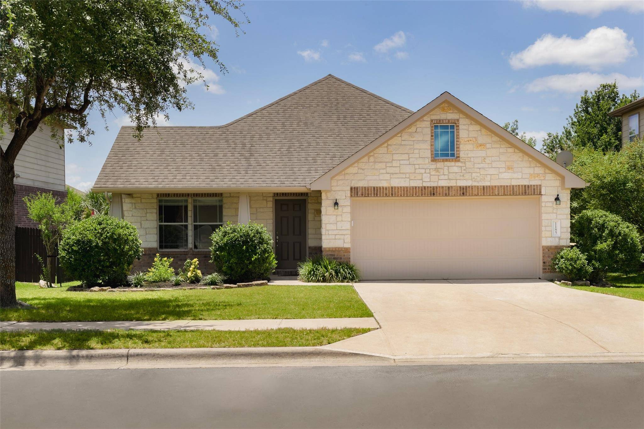 1185 Clark Brothers DR, Buda, TX 78610