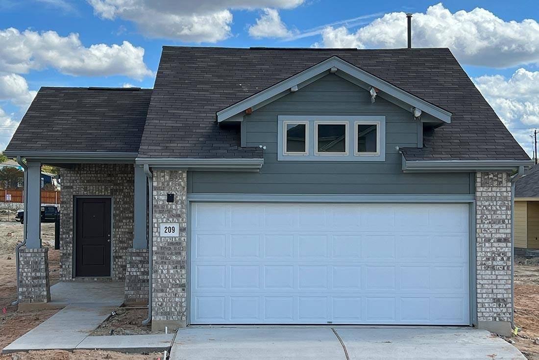 209 White Horses DR, Kyle, TX 78640