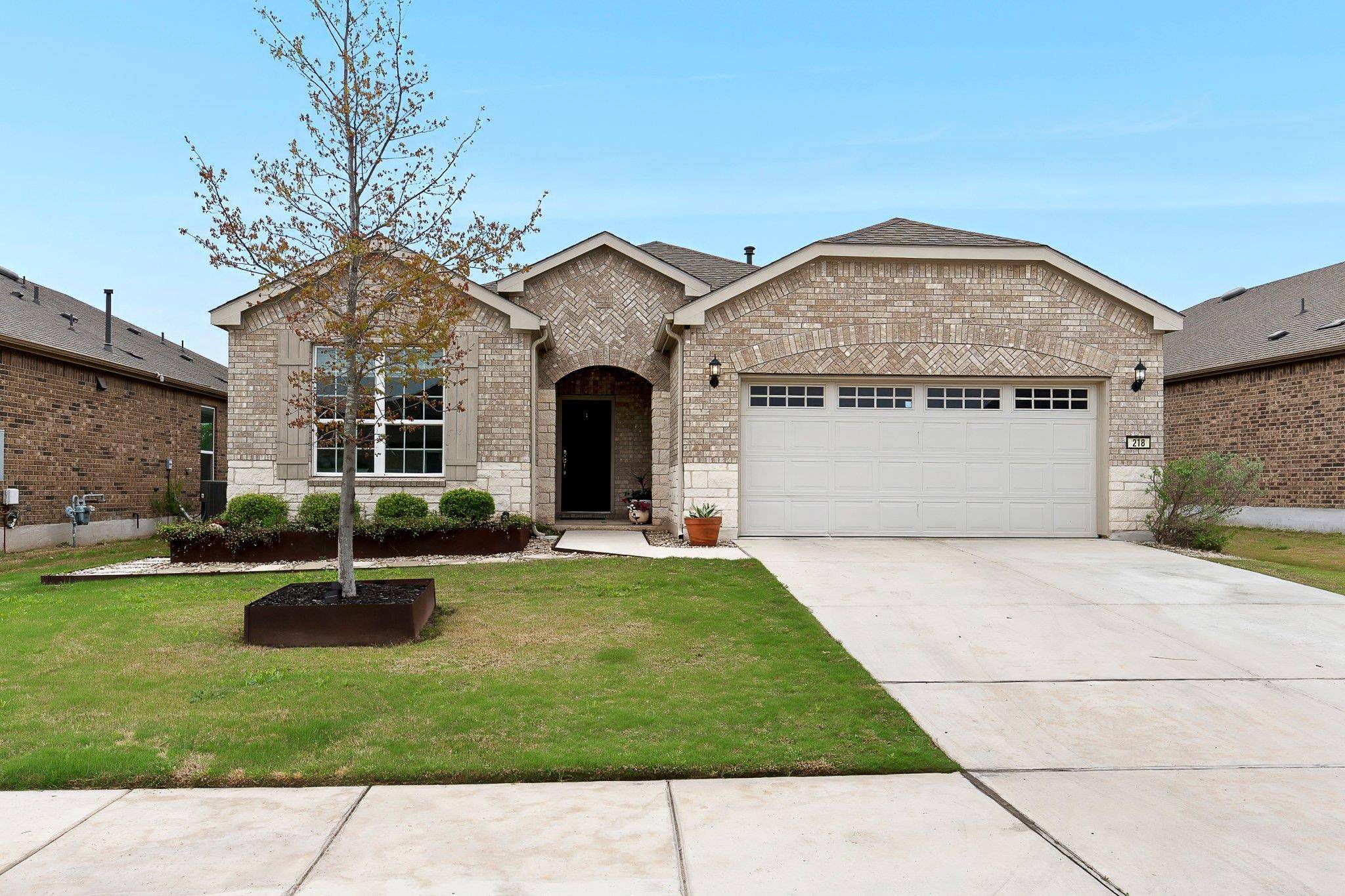 218 Hanging Star LN, Georgetown, TX 78633