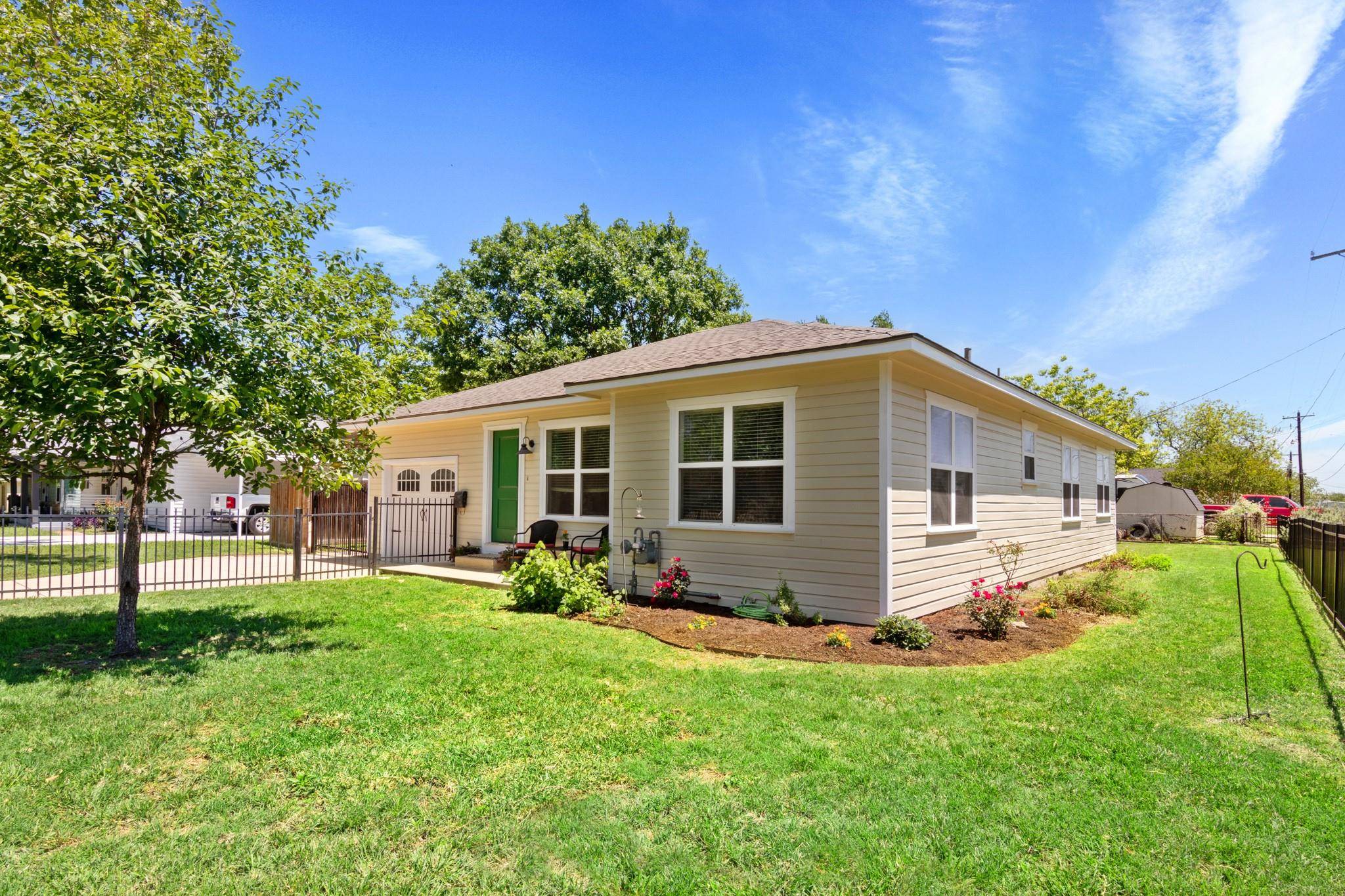 2007 S Main ST, Georgetown, TX 78626
