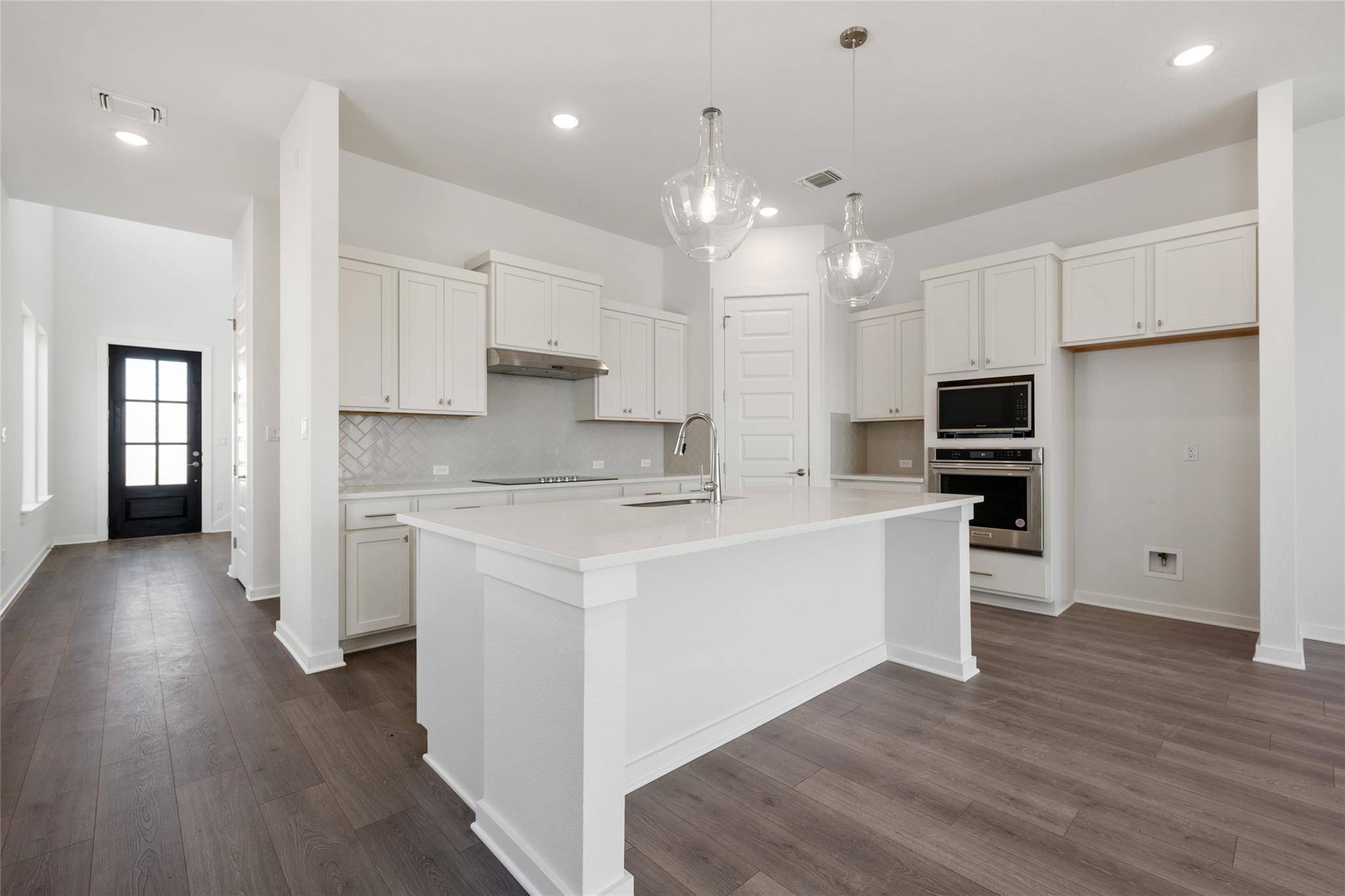 645 Treaty Oak DR, Georgetown, TX 78628