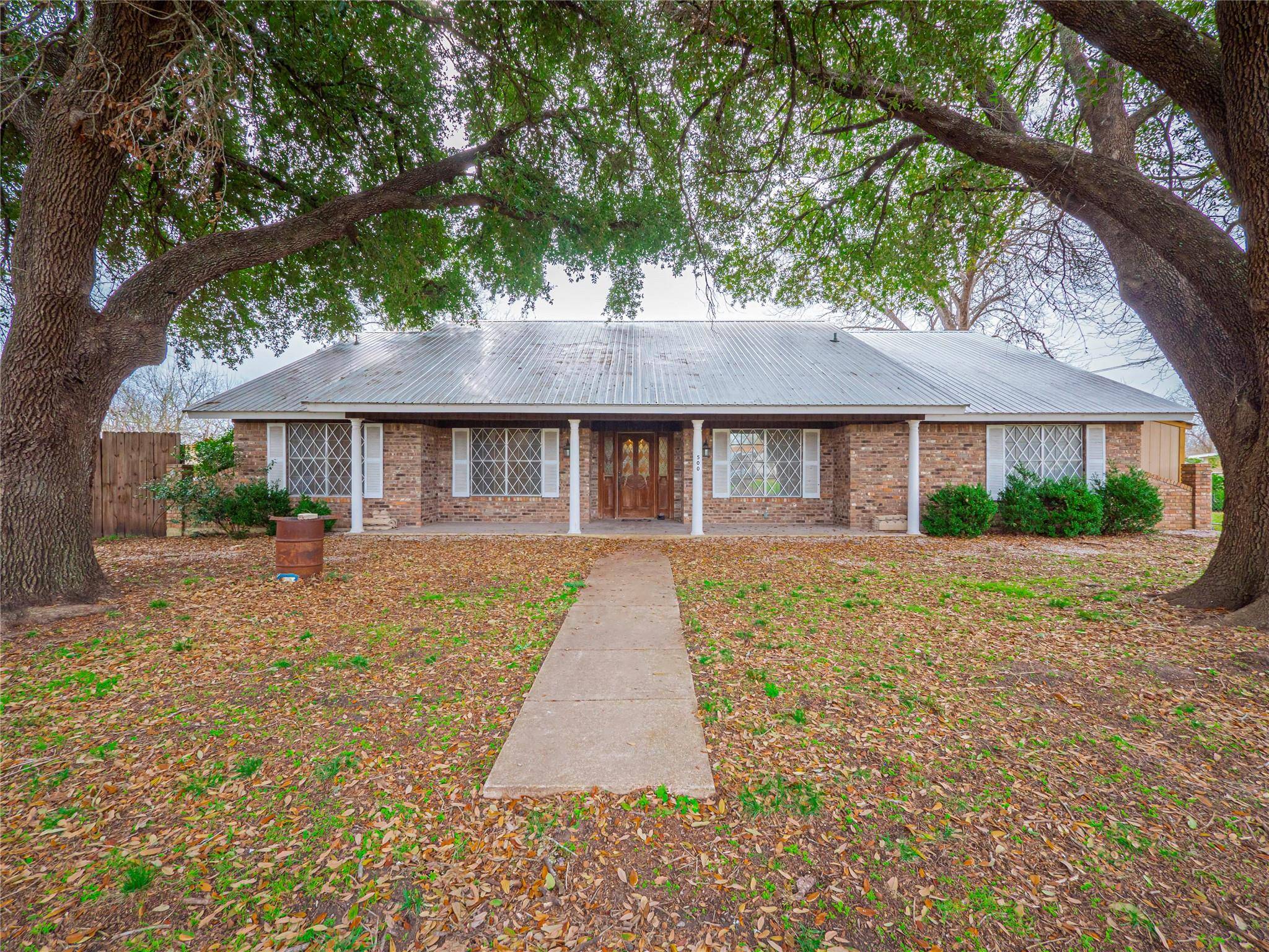 500 E Salty ST, Thorndale, TX 76577