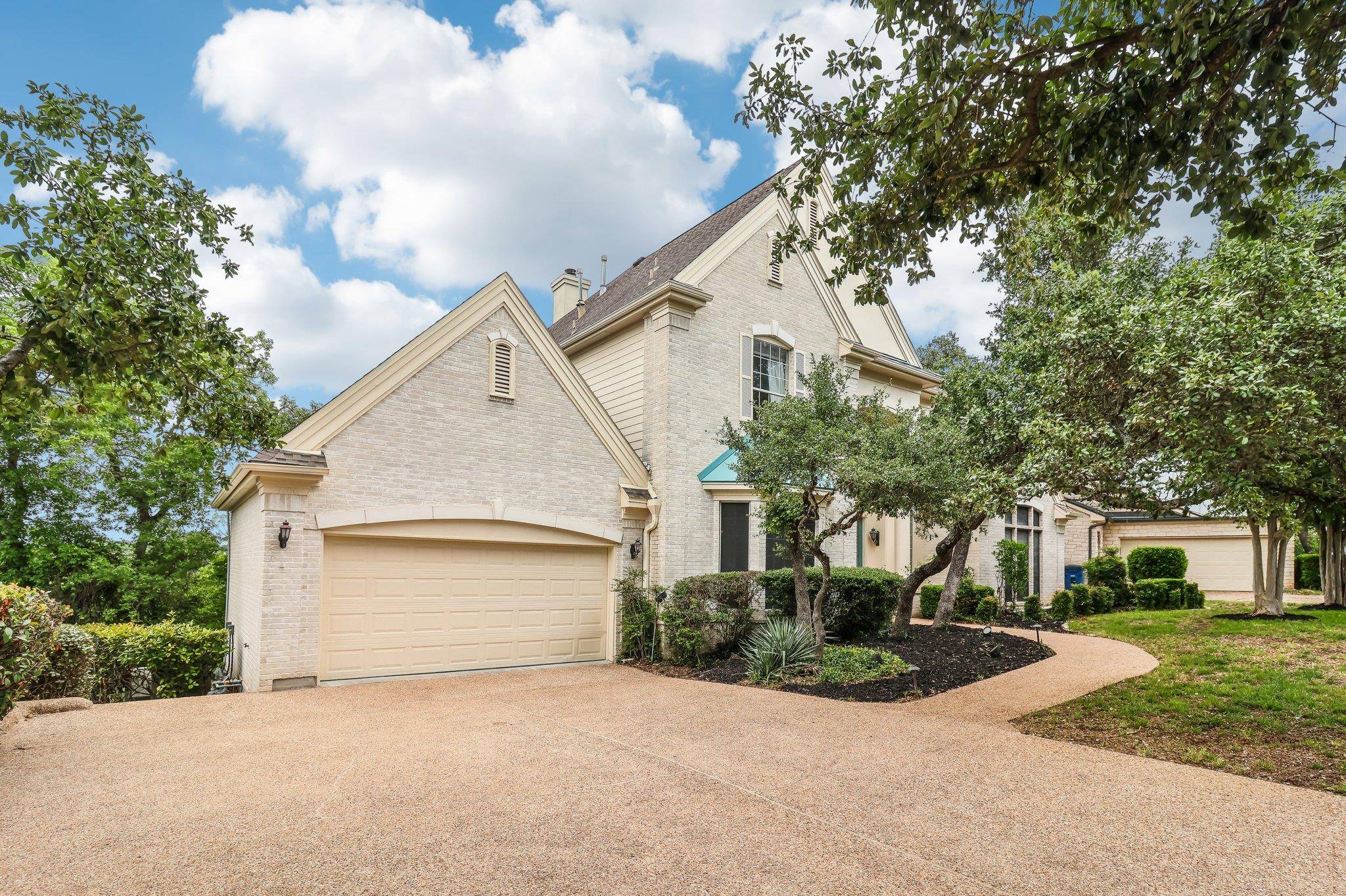 7100 Valburn DR, Austin, TX 78731