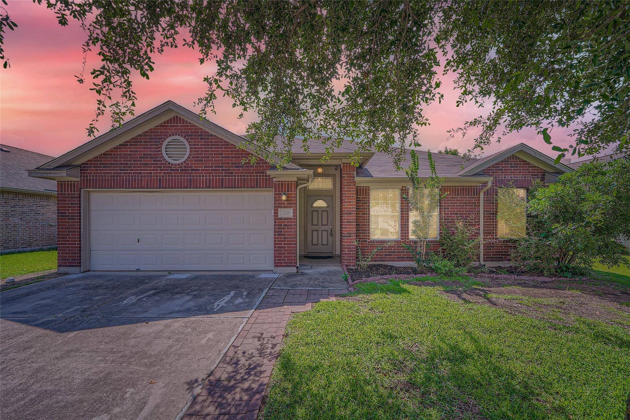 220 Kerley DR, Hutto, TX 78634