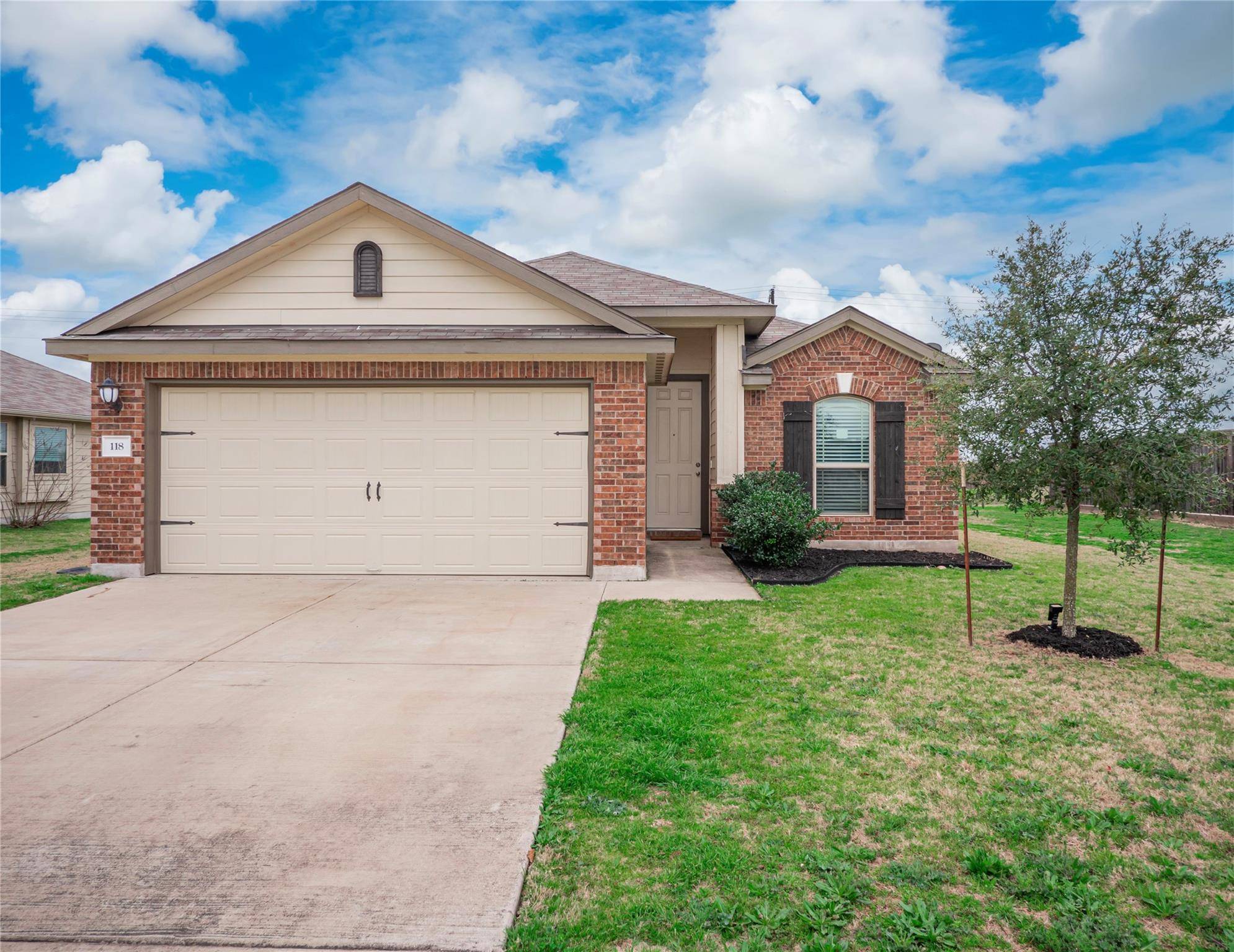 118 Sunshine LN, Kyle, TX 78640