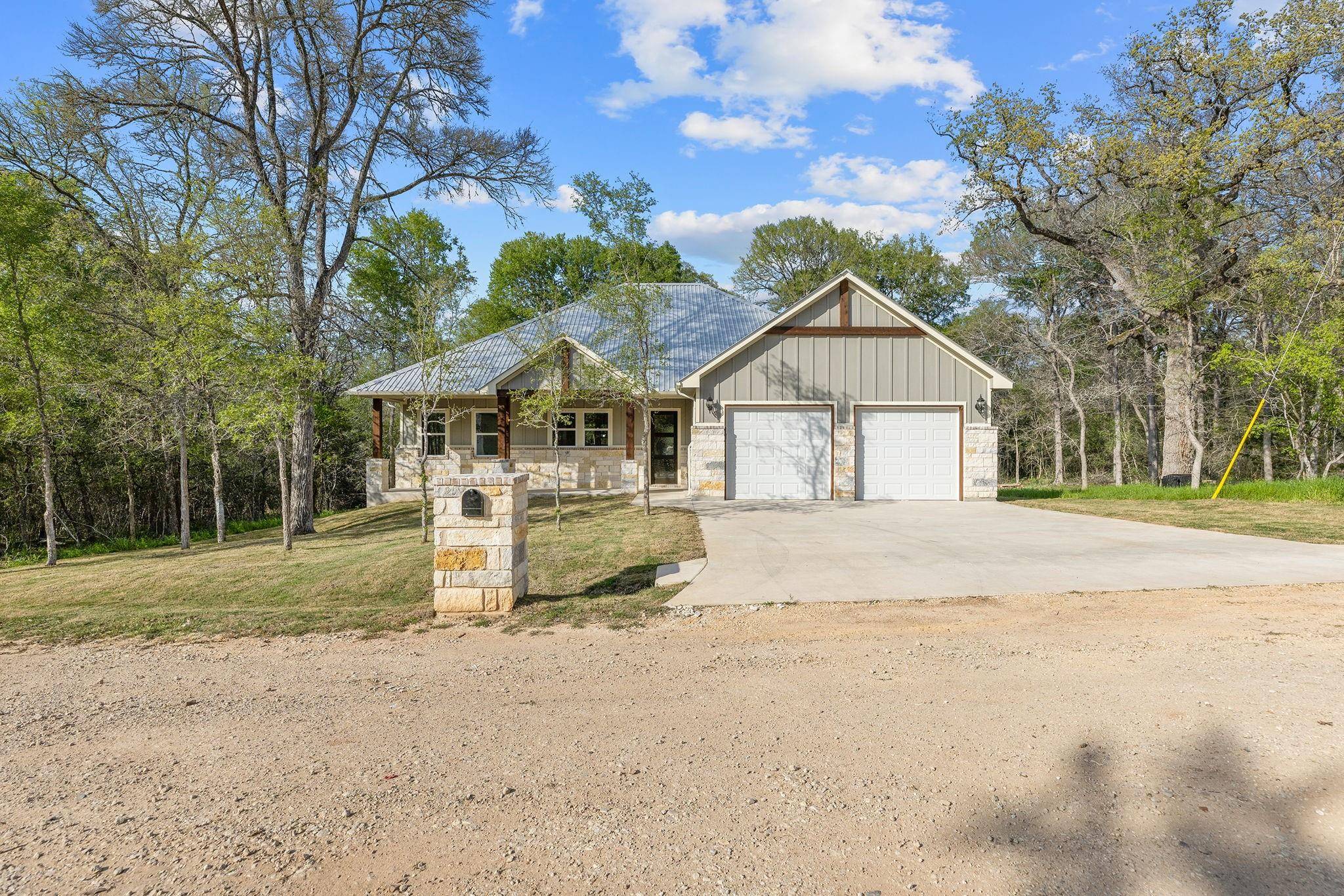 126 Hilea CT, Bastrop, TX 78602