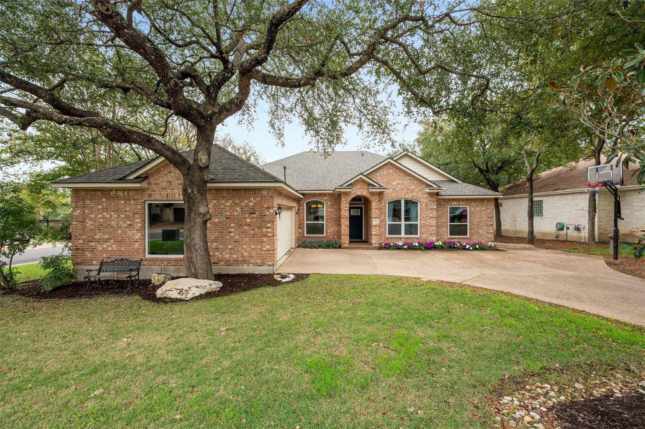 914 Stagecoach DR, Georgetown, TX 78628