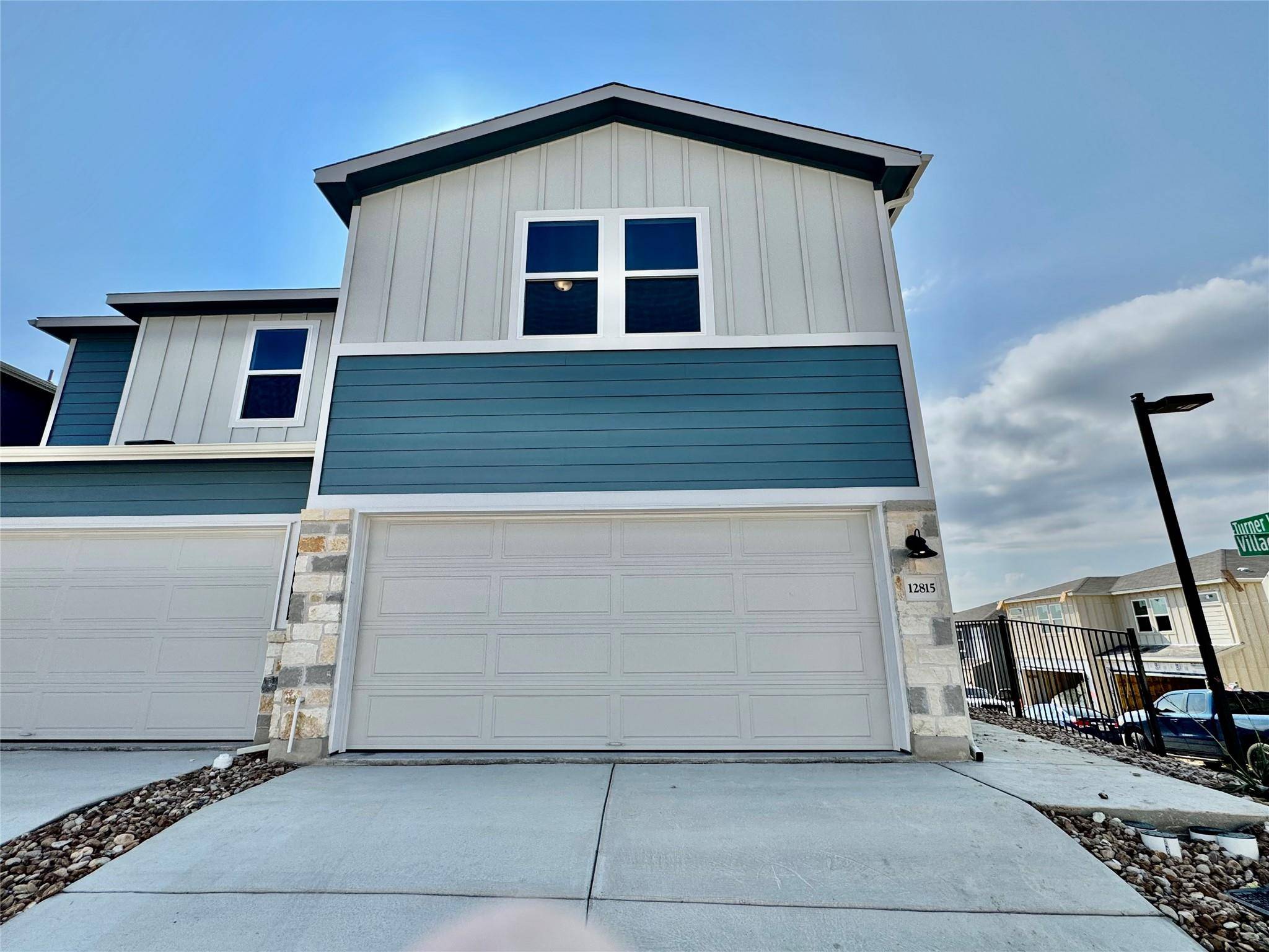12815 Village Spun PLZ, Buda, TX 78610