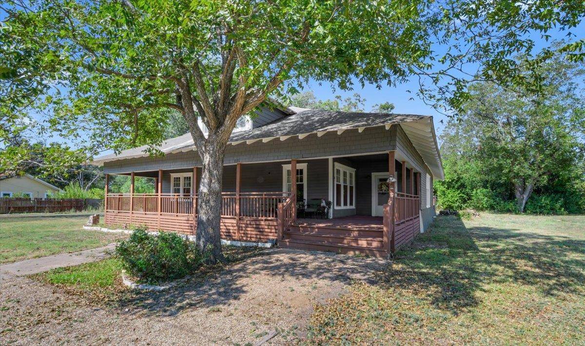 209 S Bowie ST, Bartlett, TX 76511