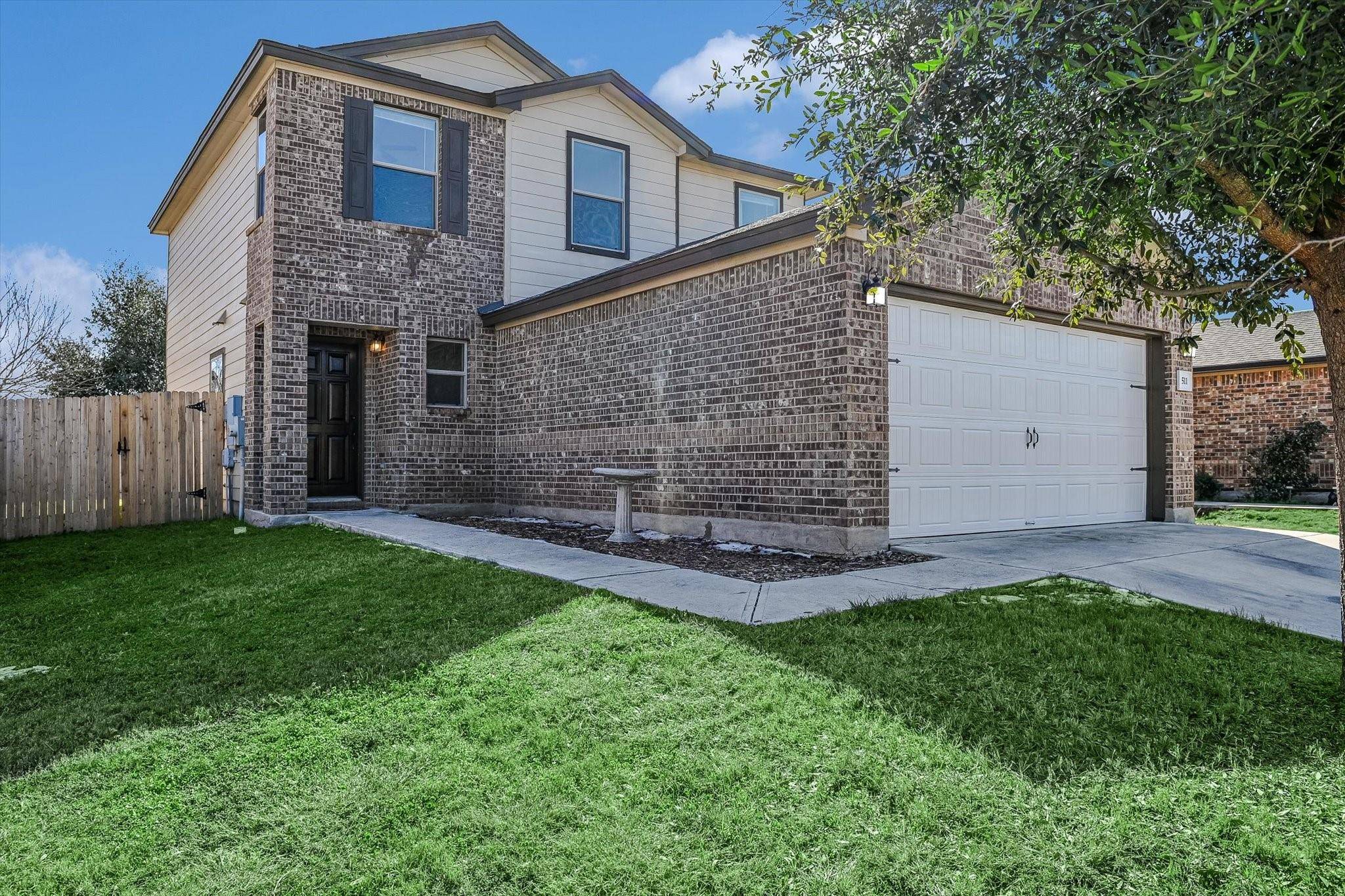 511 Estes PARK, Taylor, TX 76574