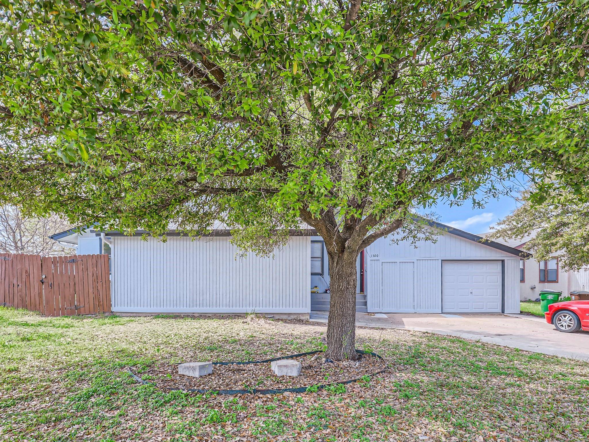 1300-1302 Ridgemont ST, Round Rock, TX 78664