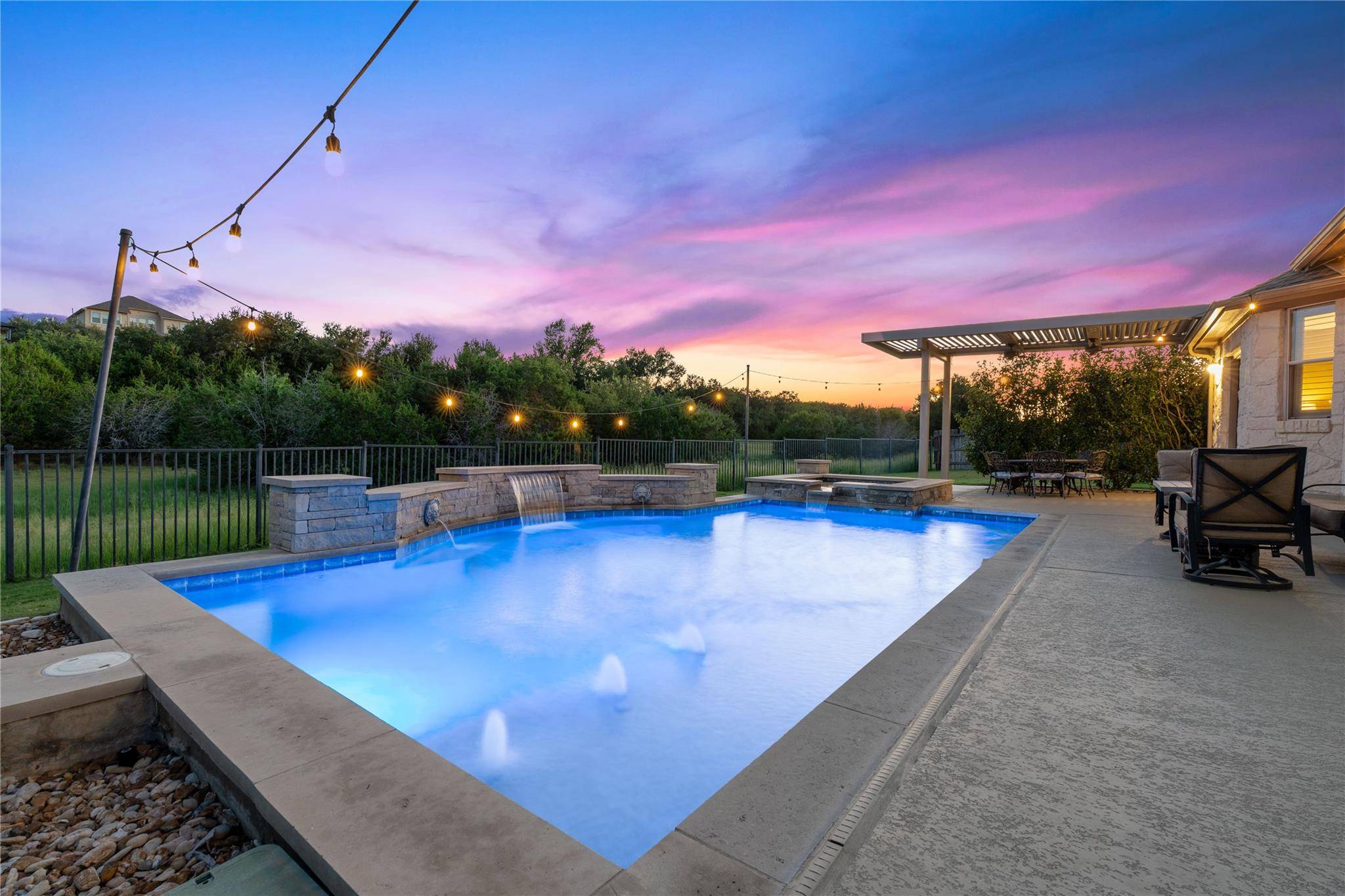 370 Harris DR, Austin, TX 78737
