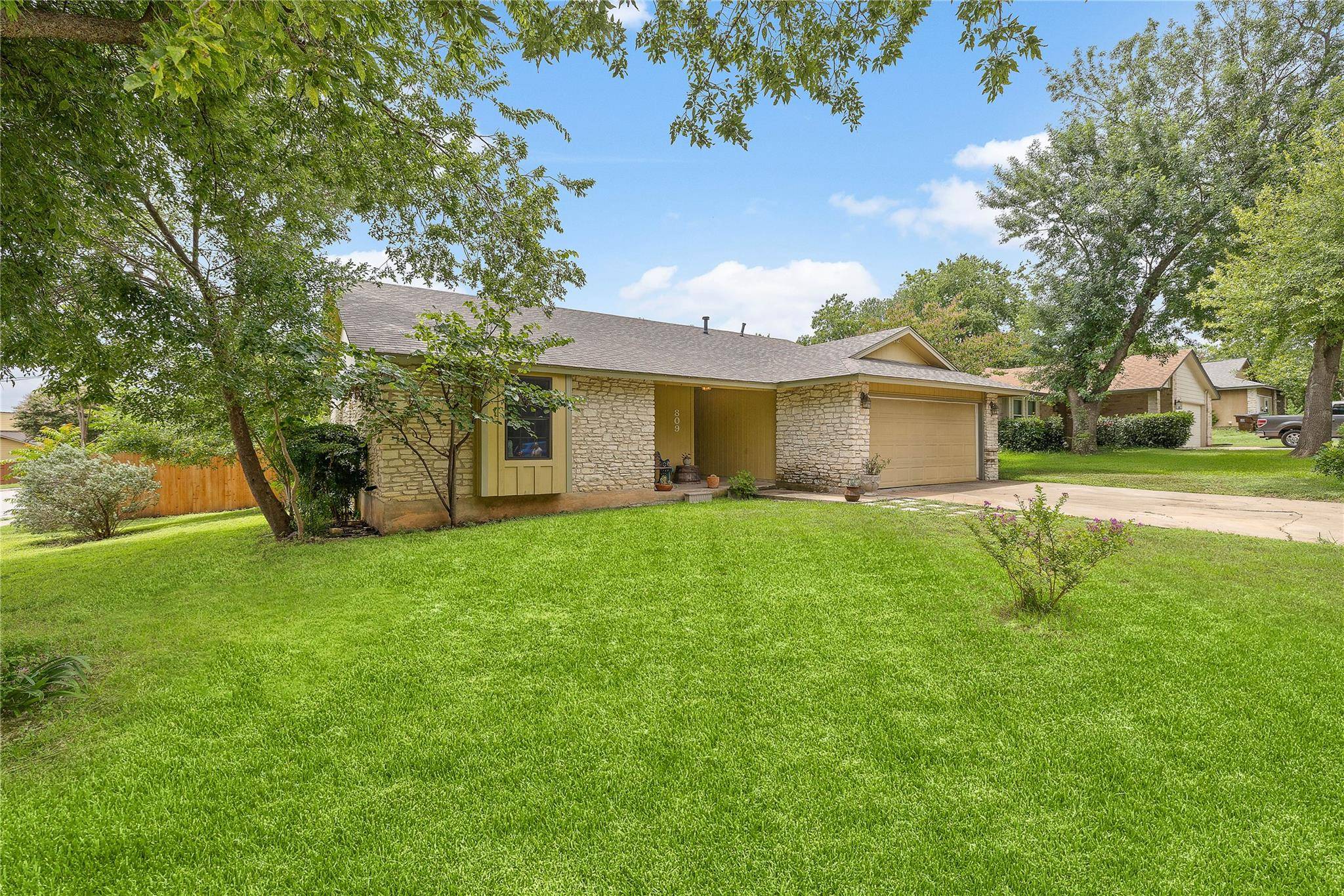 809 Windsor RD, Round Rock, TX 78664